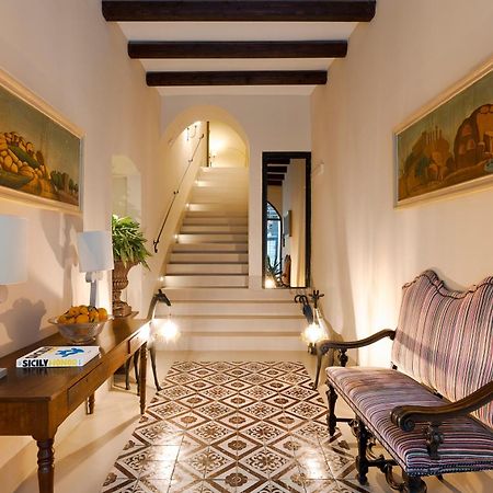 Palazzo Arone Dei Baroni Di Valentino Hotell Palermo Exteriör bild
