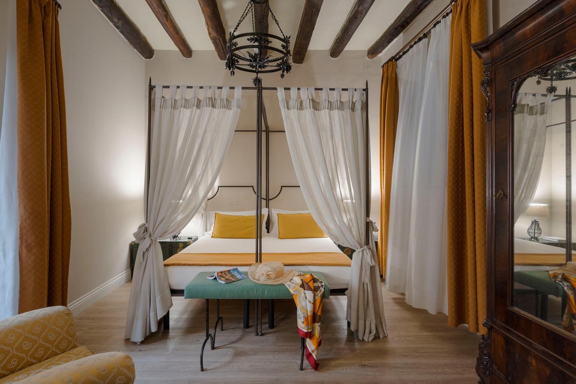 Palazzo Arone Dei Baroni Di Valentino Hotell Palermo Exteriör bild
