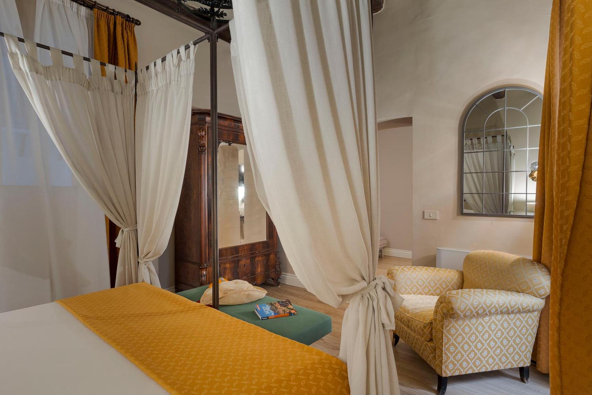 Palazzo Arone Dei Baroni Di Valentino Hotell Palermo Exteriör bild